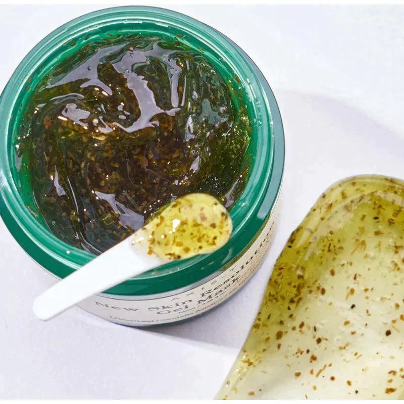 Axis-Y New Skin Resolution Gel Mask in open green jar with spatula, Korean skincare Me Time Groningen
