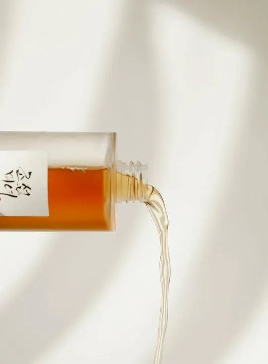 Beauty of Joseon Ginseng Essence Water pouring from bottle, Korean skincare Me Time Groningen