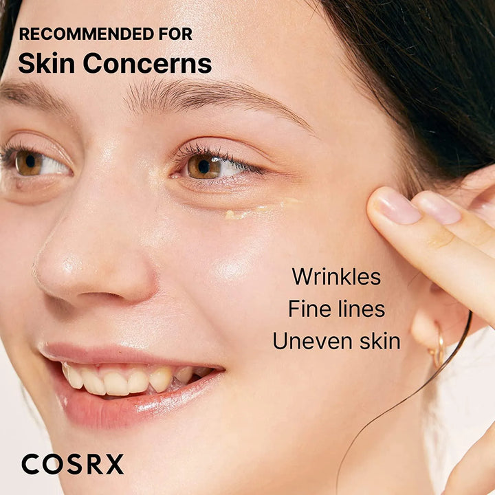 Woman applying COSRX Retinol 0.1 Cream for wrinkles and fine lines, Korean skincare Nederland