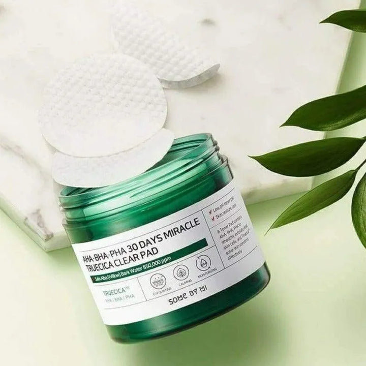SOME BY MI AHA BHA PHA 30 Days Miracle Truecica Clear Pad jar with pads, Korean skincare product at Me Time Groningen.